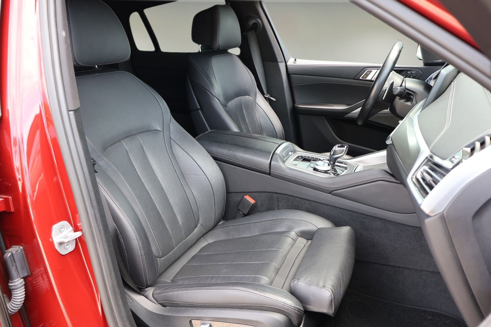 Used 2021 BMW X6 xDrive40i w/ Executive Package AWD/4WD image 19