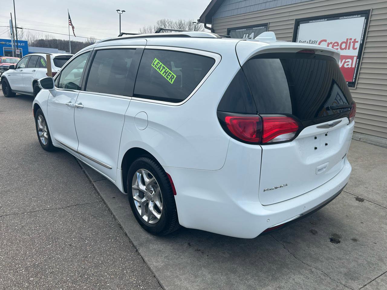 Used 2019 Chrysler Pacifica Limited image 7