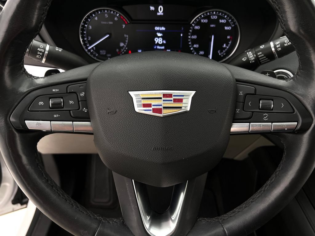 Used 2022 Cadillac XT4 Luxury w/ Cold Weather Package AWD/4WD image 16