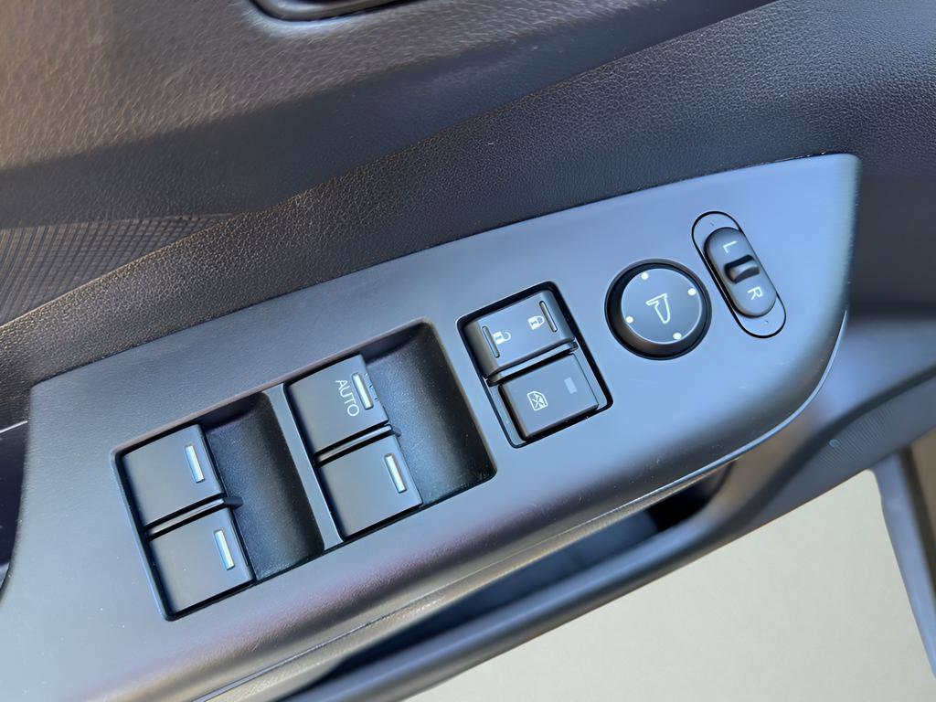 Used 2015 Honda CR-V LX image 11