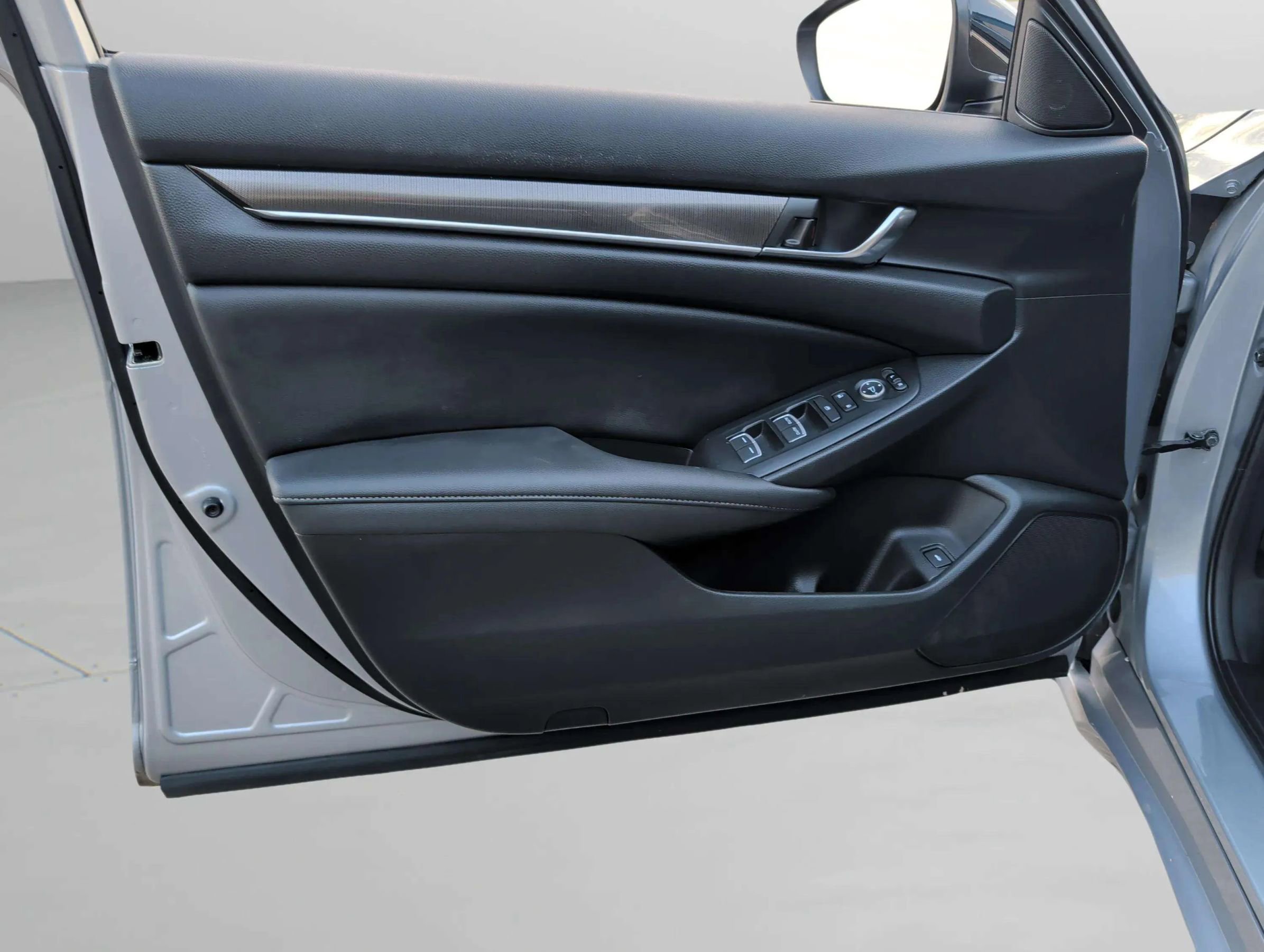 Used 2022 Honda Accord Sport image 18