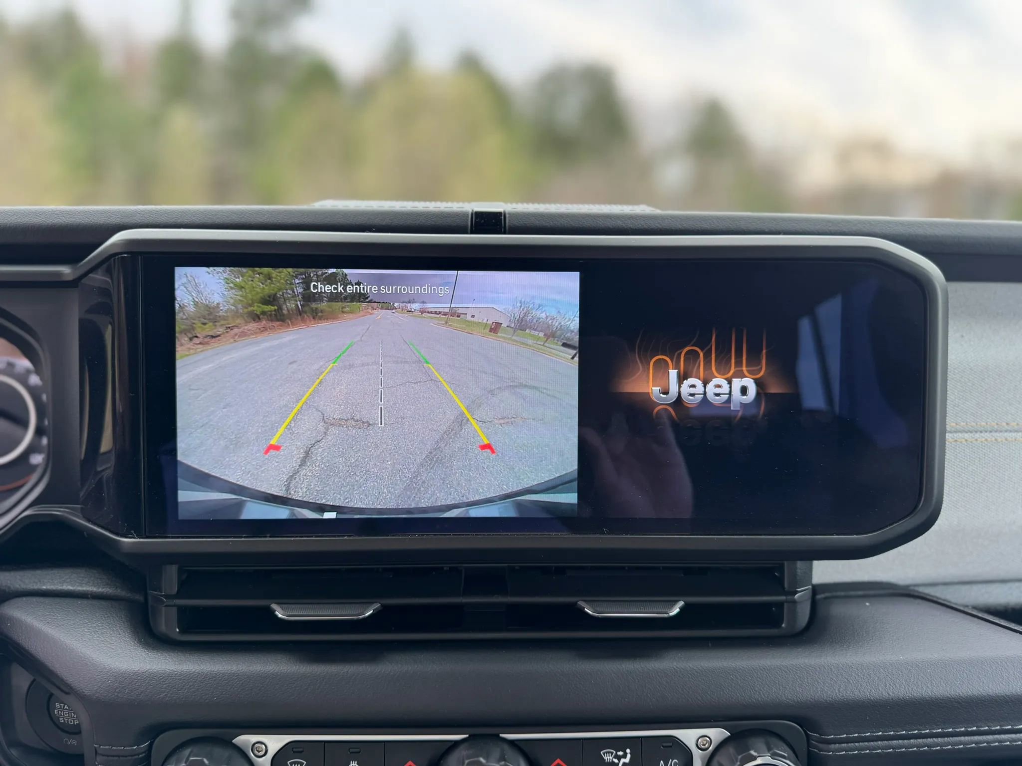 Used 2025 Jeep Wrangler Unlimited Sahara image 18