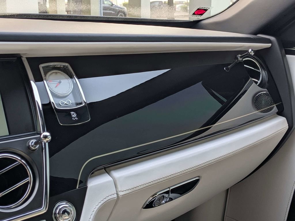 Used 2017 Rolls-Royce Ghost image 37