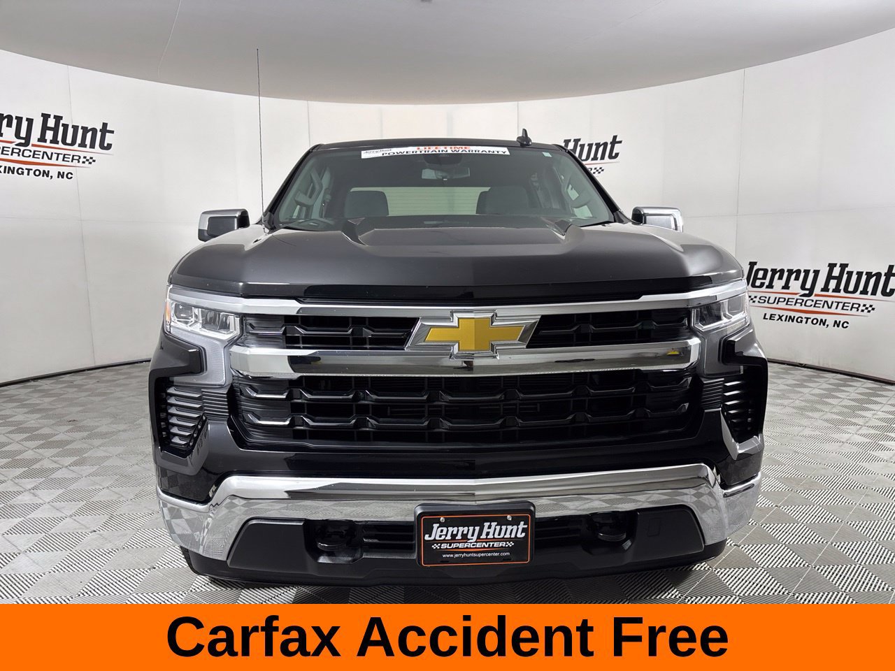 Used 2024 Chevrolet Silverado 1500 LT AWD/4WD image 3