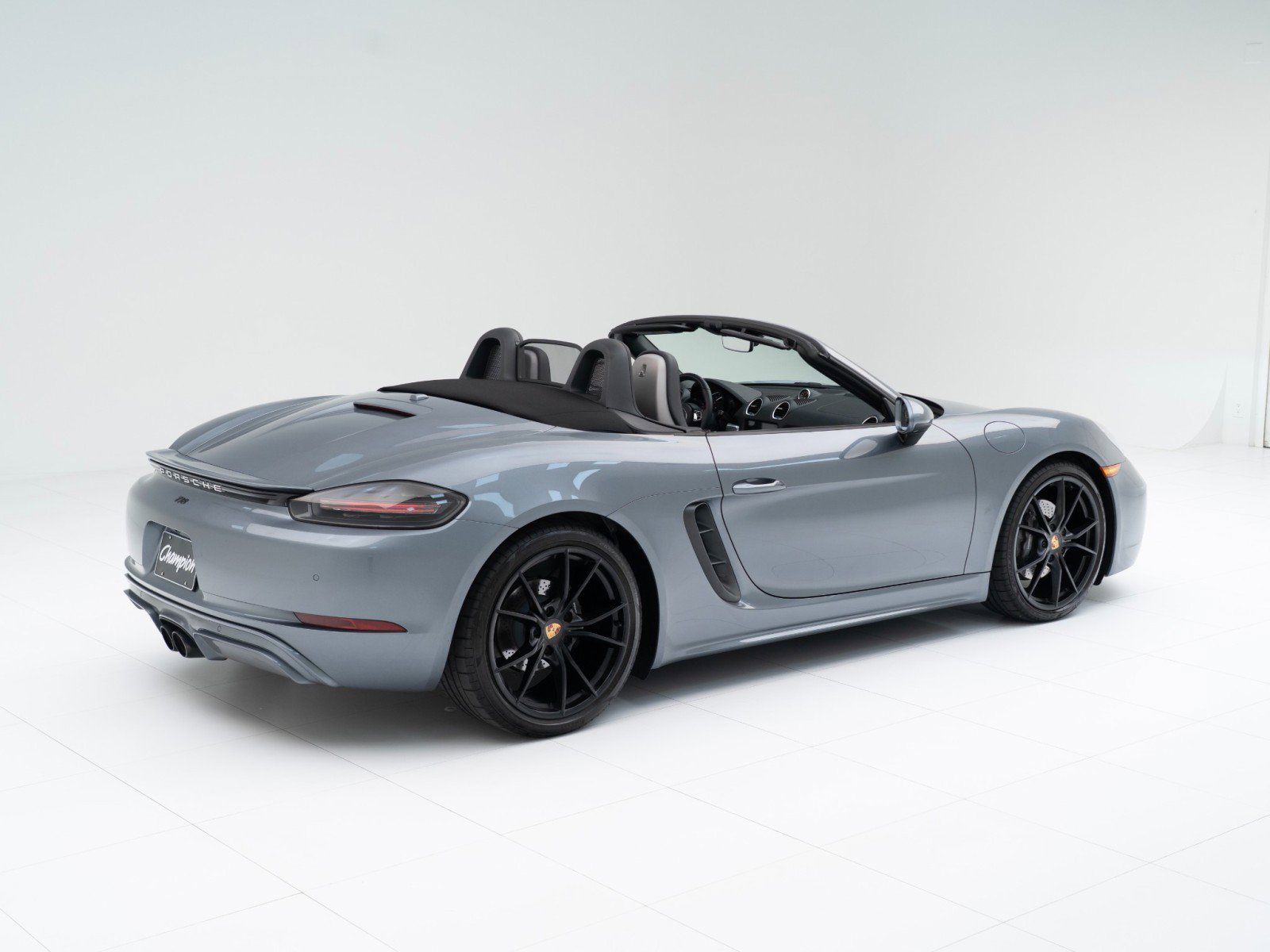 Certified 2025 Porsche 718 Boxster image 9