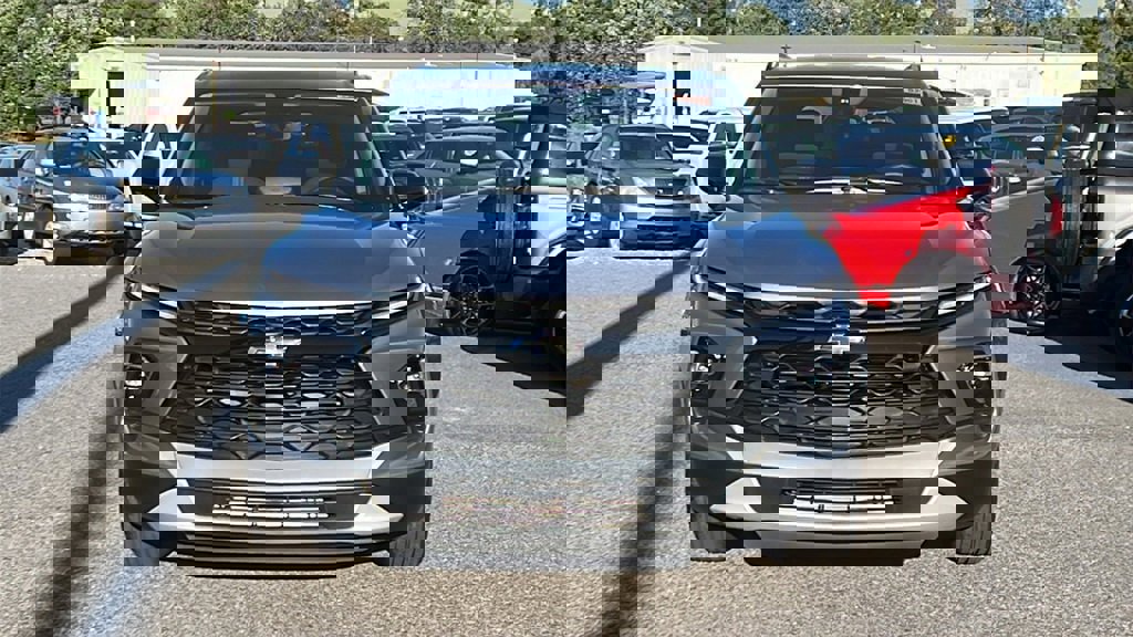 New 2025 Chevrolet Blazer LT w/ Midnight/Sport Edition image 2