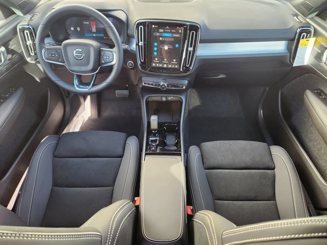 New 2026 Volvo XC40 B5 Ultra w/ Climate Package AWD/4WD image 11