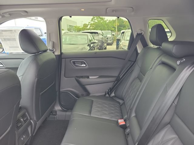 New 2026 Nissan Rogue Platinum AWD/4WD image 11
