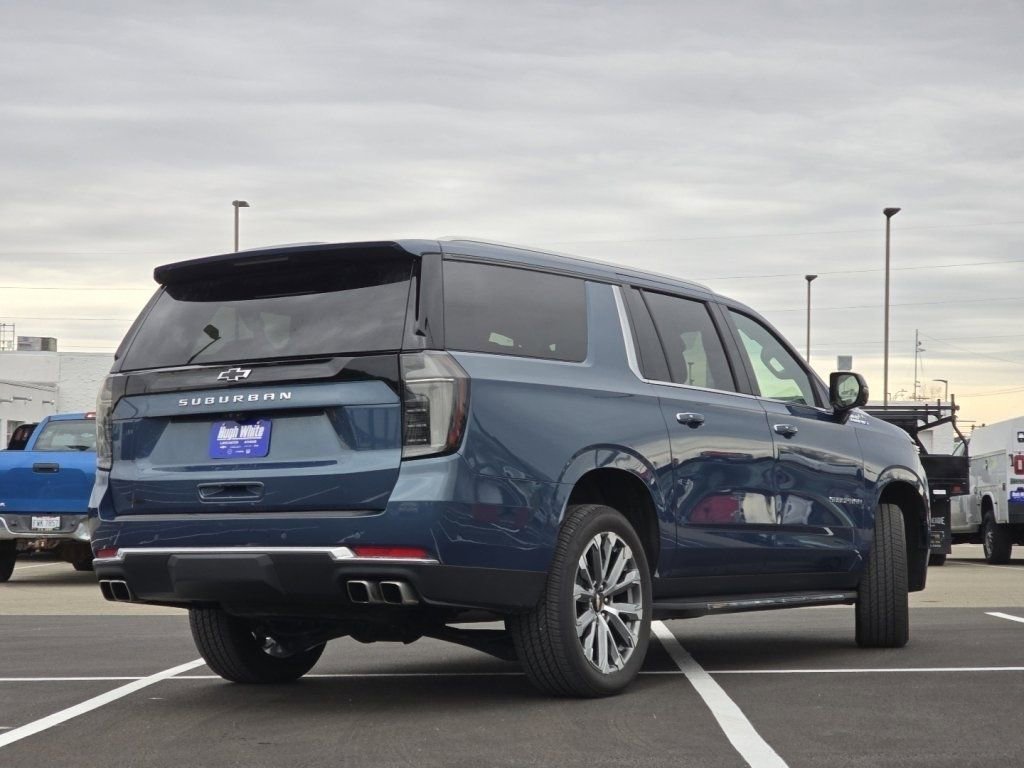 Used 2025 Chevrolet Suburban High Country image 15