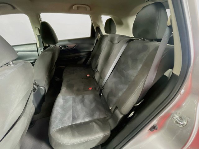 Used 2015 Nissan Rogue S FWD image 23