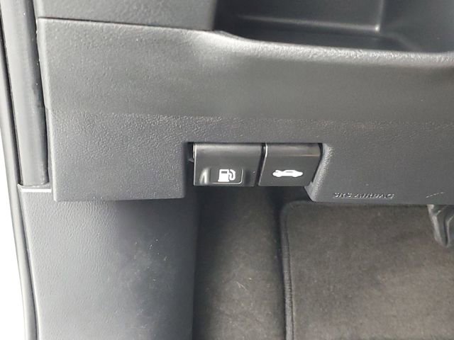 Used 2024 Nissan Kicks SR FWD image 32