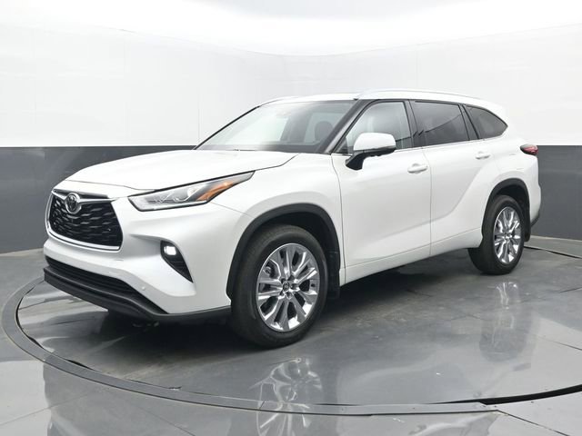 Used 2026 Toyota Highlander Limited image 8
