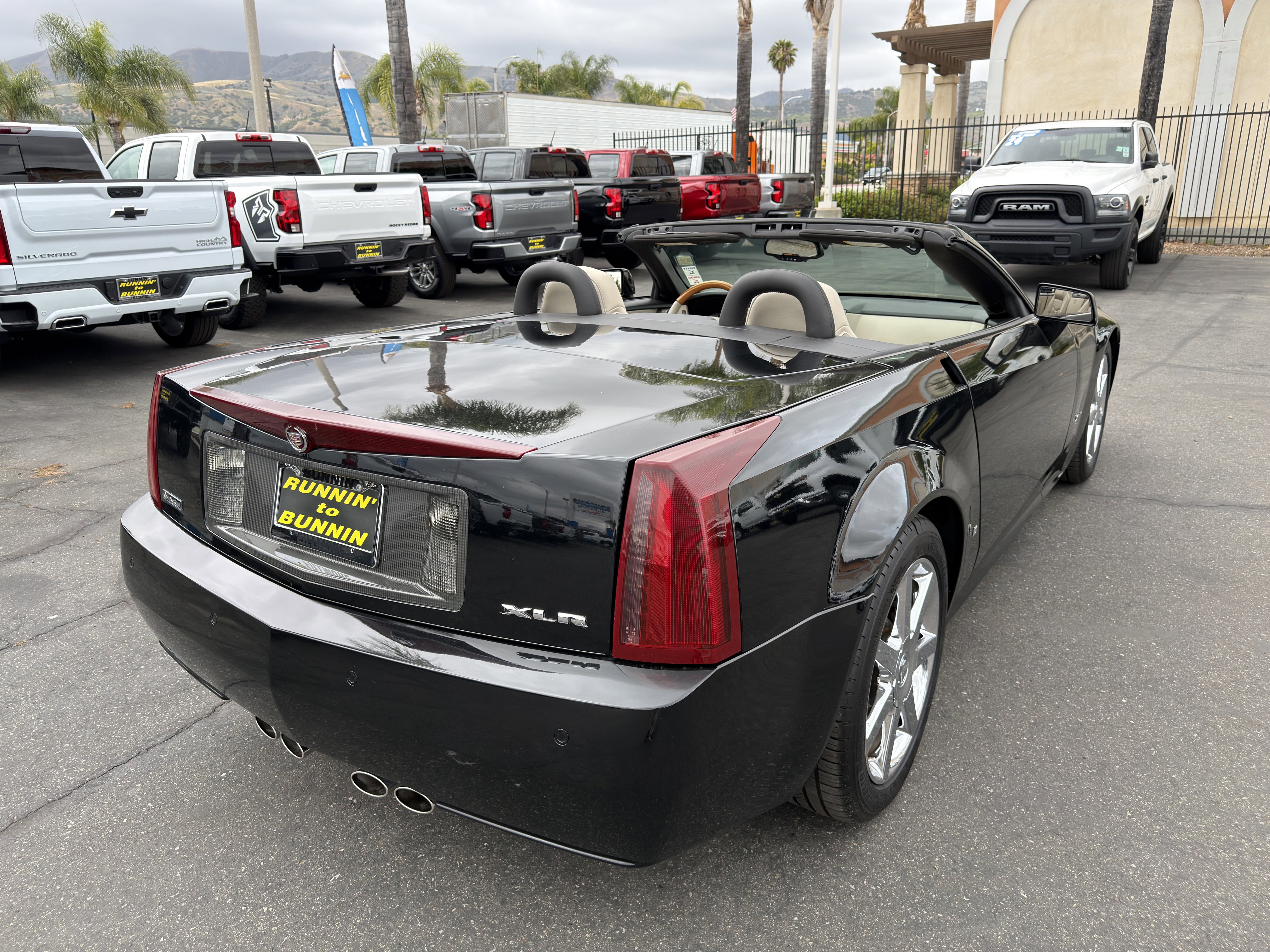 Used 2006 Cadillac XLR RWD image 15
