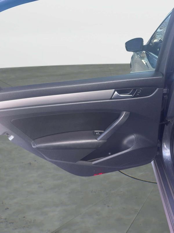 Used 2014 Volkswagen Passat 1.8T Wolfsburg Edition image 18