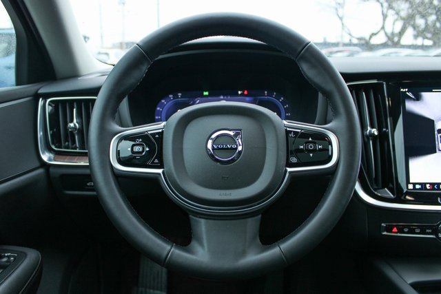 Used 2025 Volvo V60 B5 Cross Country Plus image 24