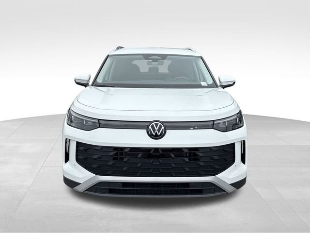 Used 2025 Volkswagen Tiguan S image 9