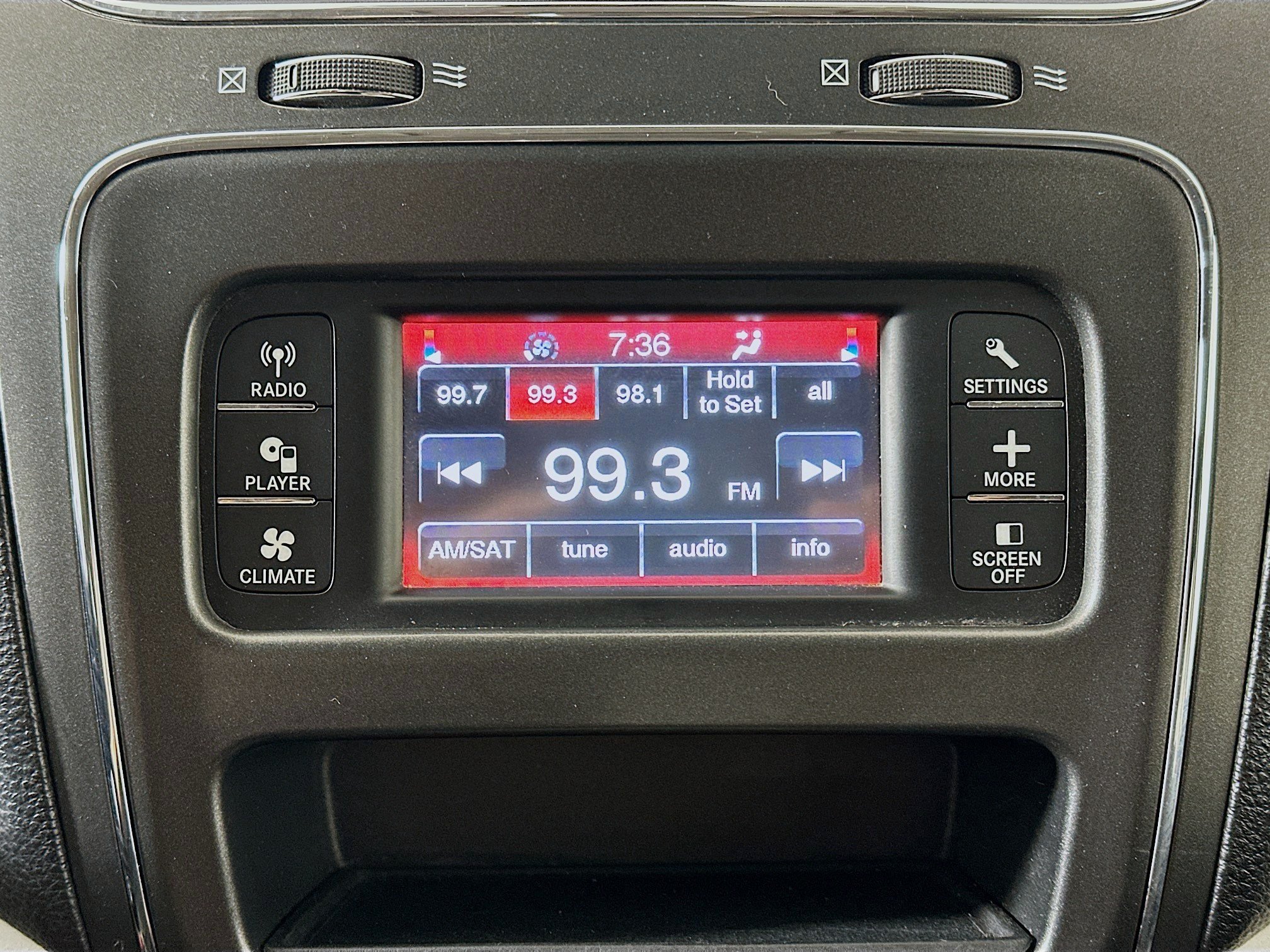 Used 2017 Dodge Journey SXT w/ Comfort/Convenience Group FWD image 19