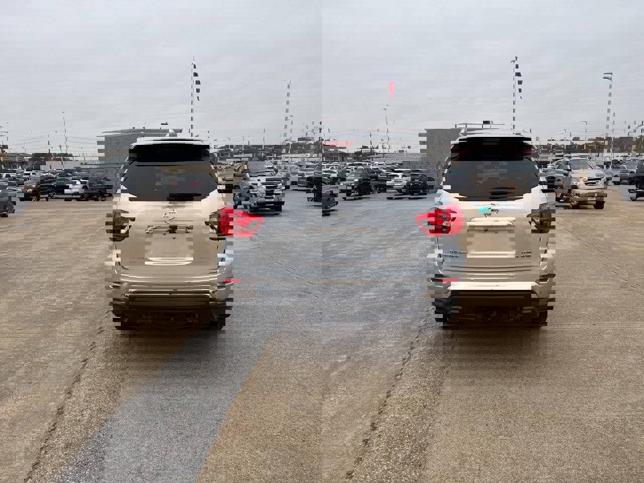 Used 2019 Nissan Pathfinder Platinum image 4