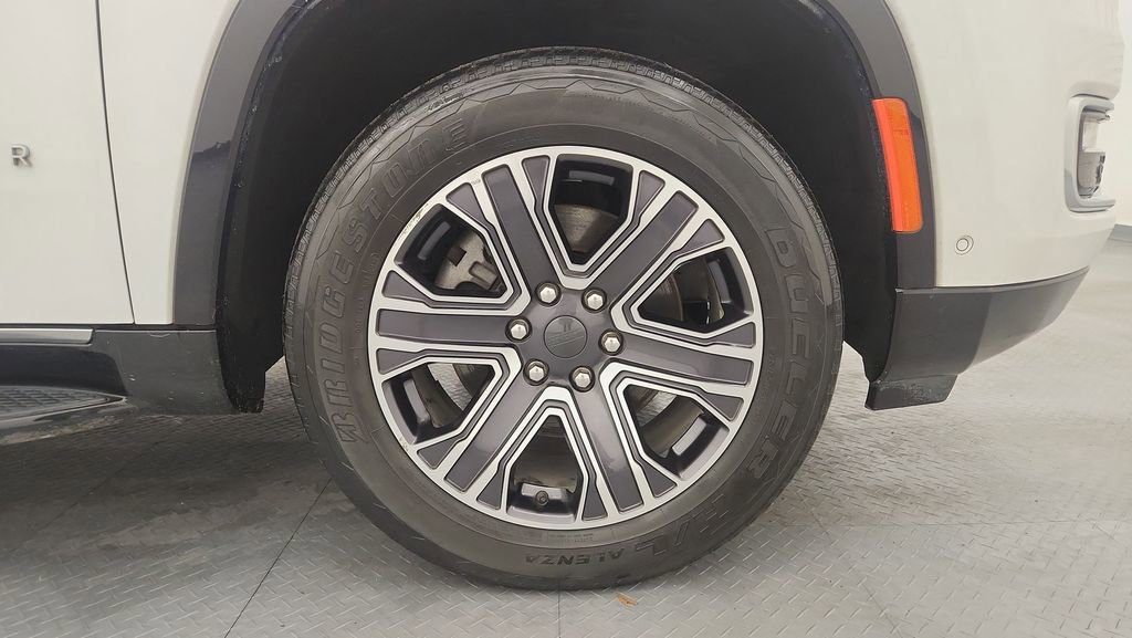 Used 2024 Jeep Wagoneer L Series II w/ Flexible Seating Group image 30