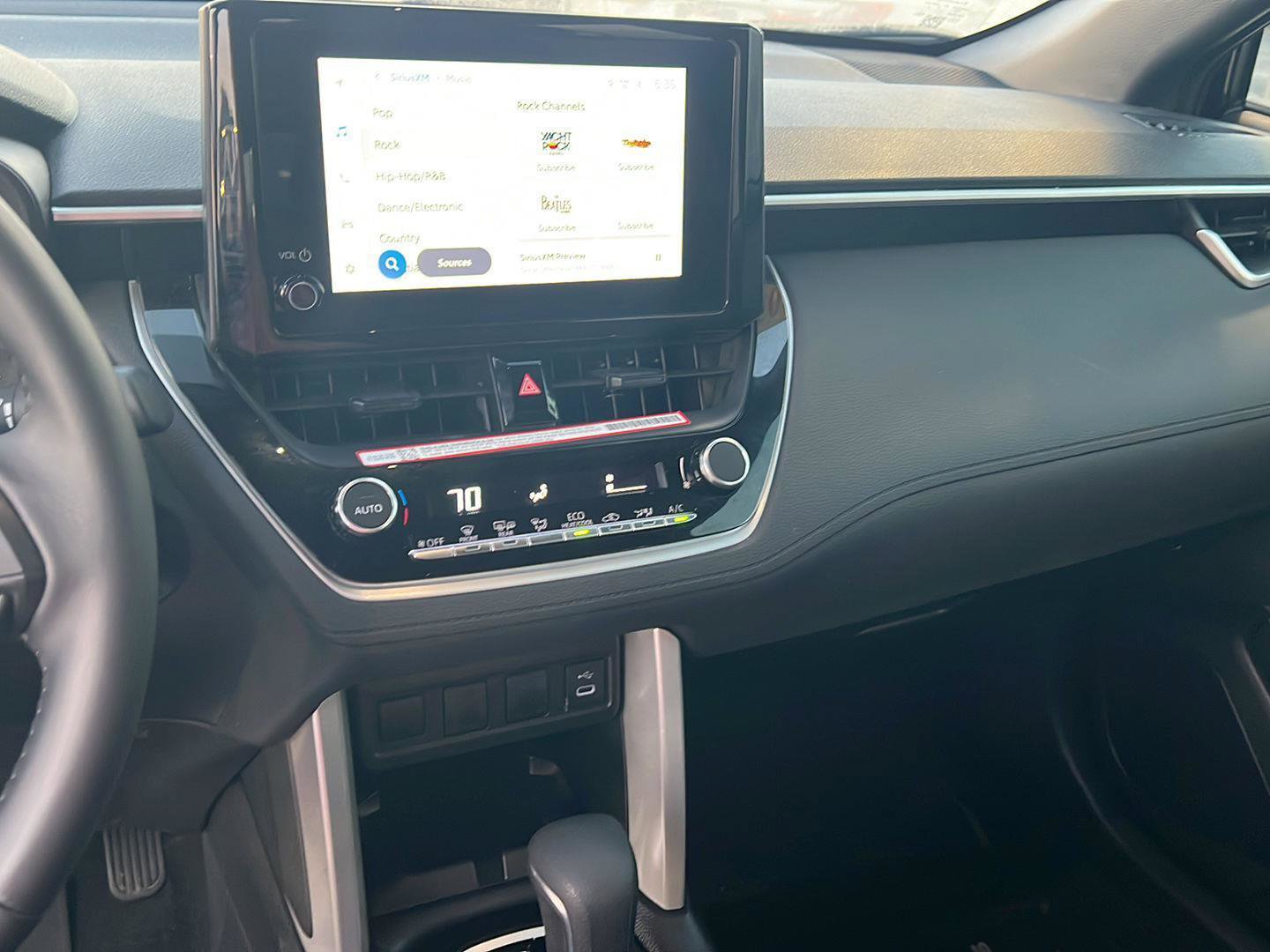 Used 2025 Toyota Corolla Cross AWD Hybrid image 24