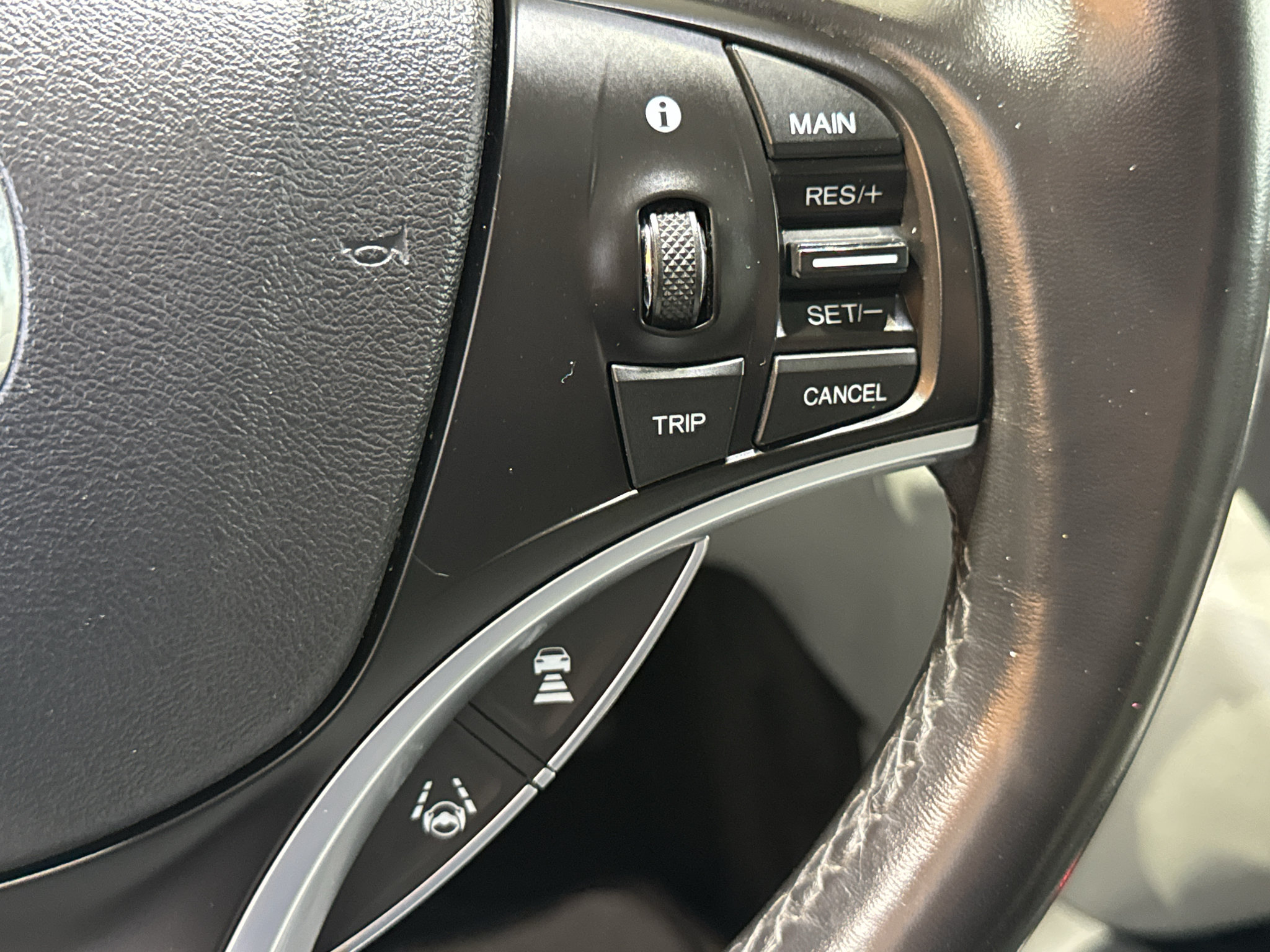 Used 2020 Acura MDX FWD image 26