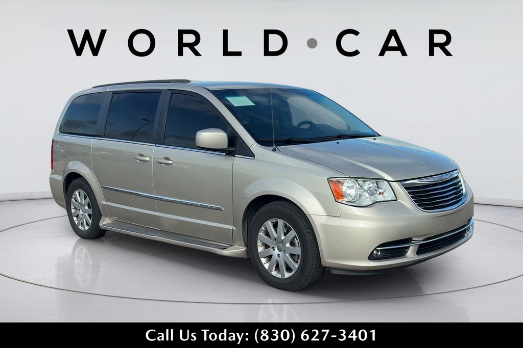 Used 2016 Chrysler Town & Country Touring w/ Trailer Tow Group