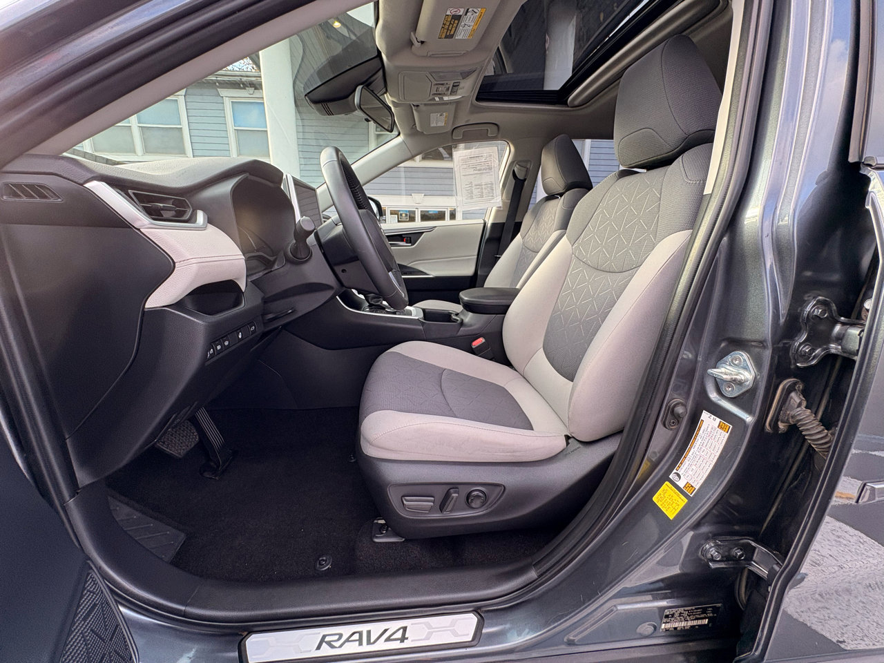 Used 2024 Toyota RAV4 XLE image 6