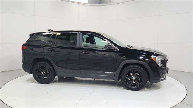 Used 2023 GMC Terrain SLE image 9