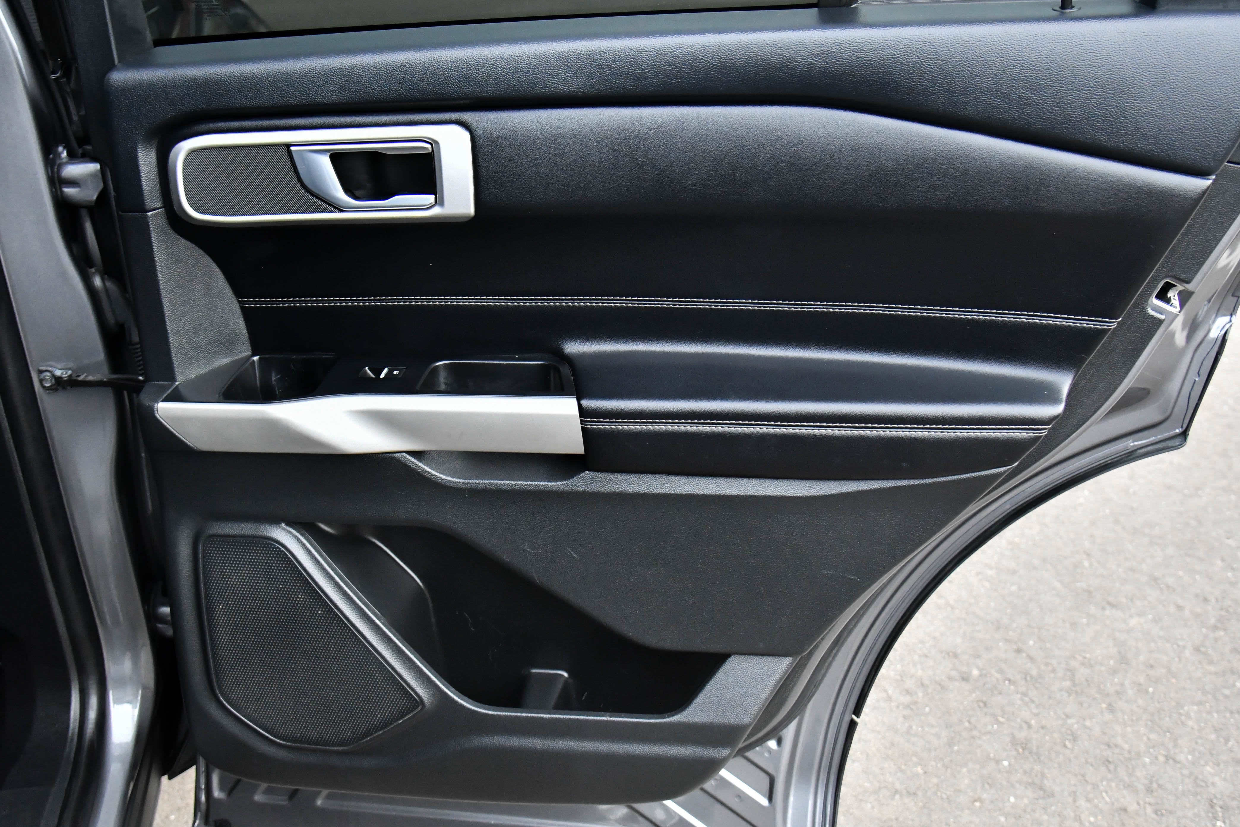 Used 2022 Ford Explorer XLT w/ Equipment Group 202A image 41