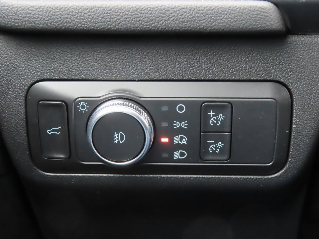 Used 2022 Ford Escape SEL image 17