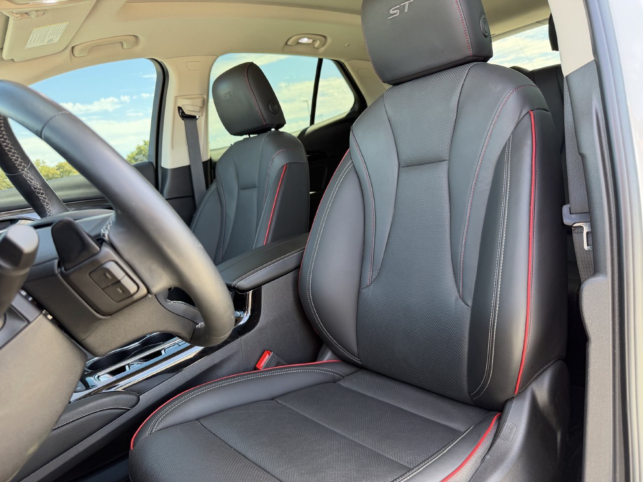 Used 2023 Buick Envision Essence w/ Technology Package I AWD/4WD image 23
