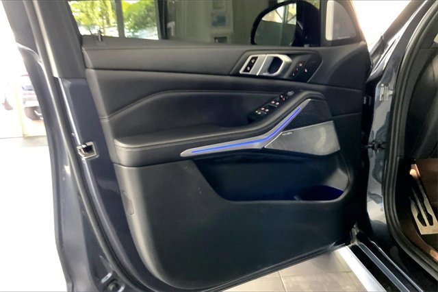 Used 2021 BMW X5 M50i w/ Executive Package image 22