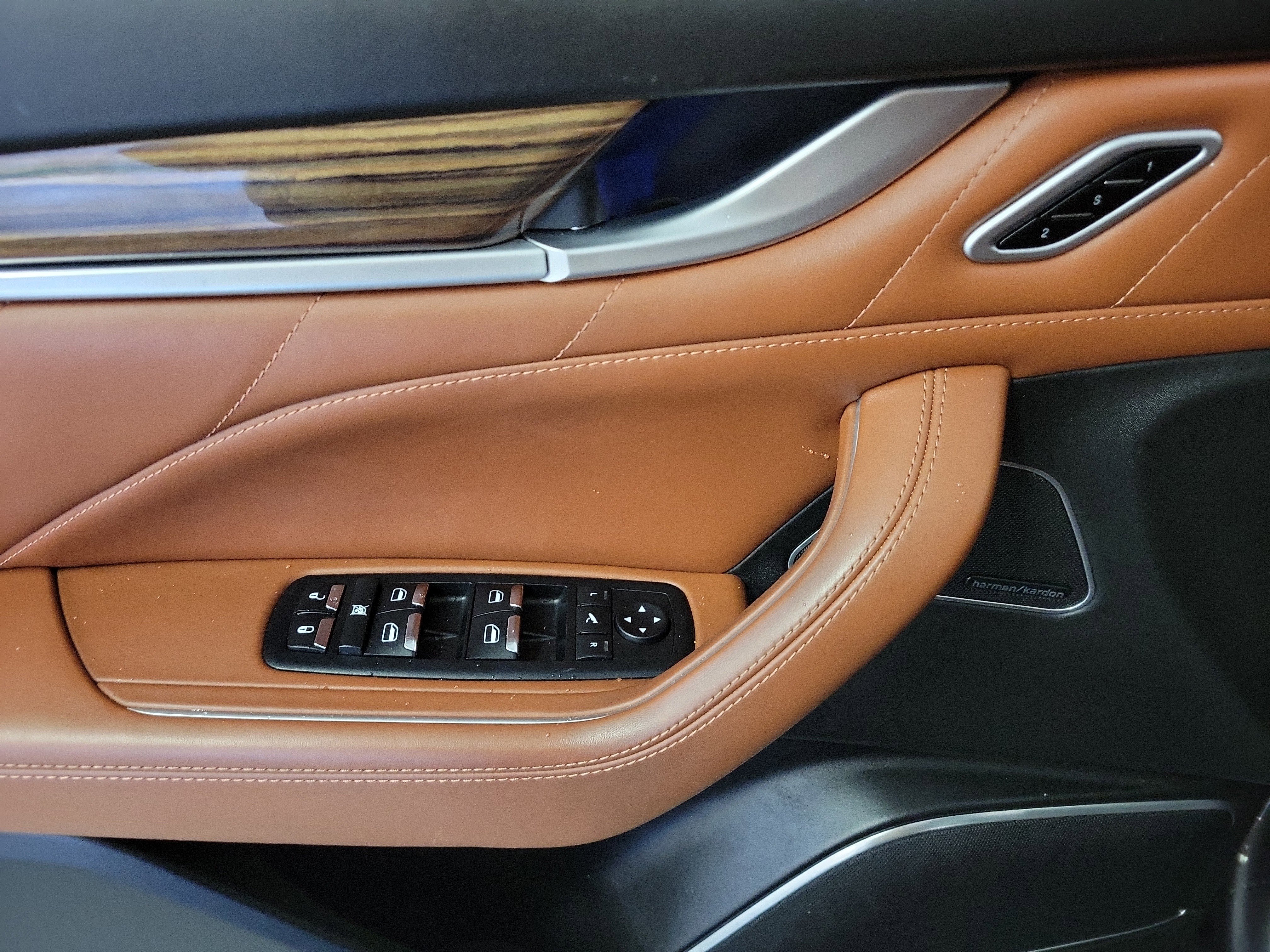 Used 2019 Maserati Levante GranLusso image 24