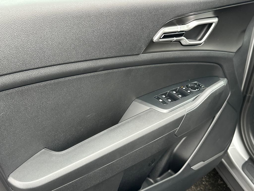 New 2026 Kia Sportage LX image 10