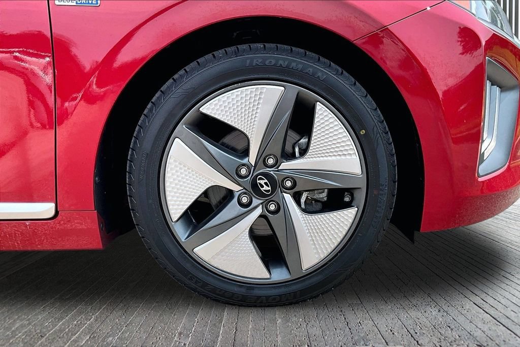 Used 2020 Hyundai Ioniq SEL FWD image 9
