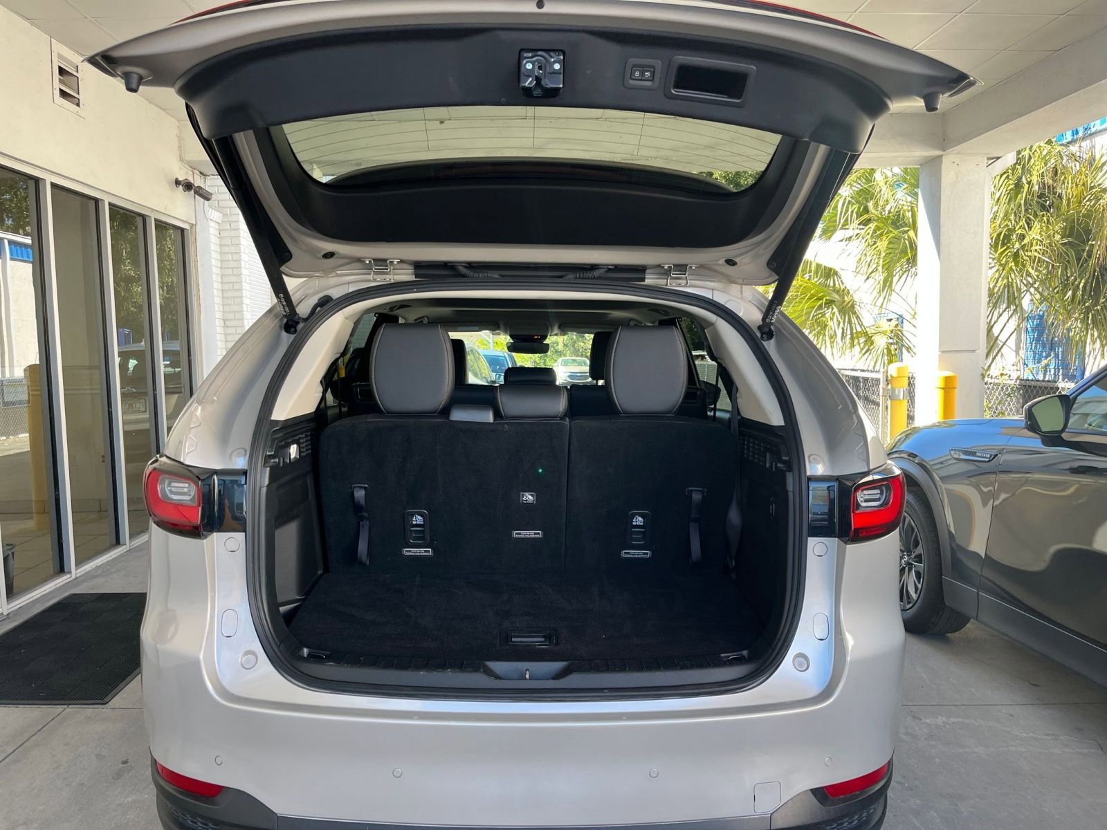 Used 2025 MAZDA CX-90 3.3 Turbo w/ Preferred Package AWD/4WD image 34