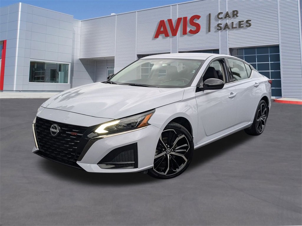 Used 2025 Nissan Altima 2.5 SR image 1