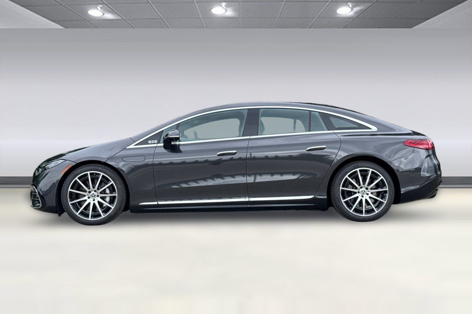 Used 2023 Mercedes-Benz EQS 450+ 4MATIC Sedan image 2