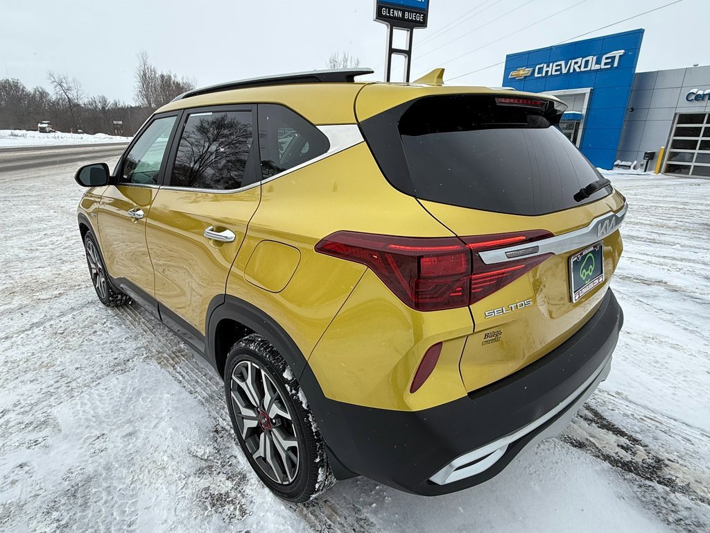 Used 2022 Kia Seltos SX w/ Sunroof Package image 3