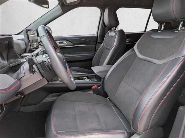 Used 2025 Ford Explorer ST AWD/4WD image 11