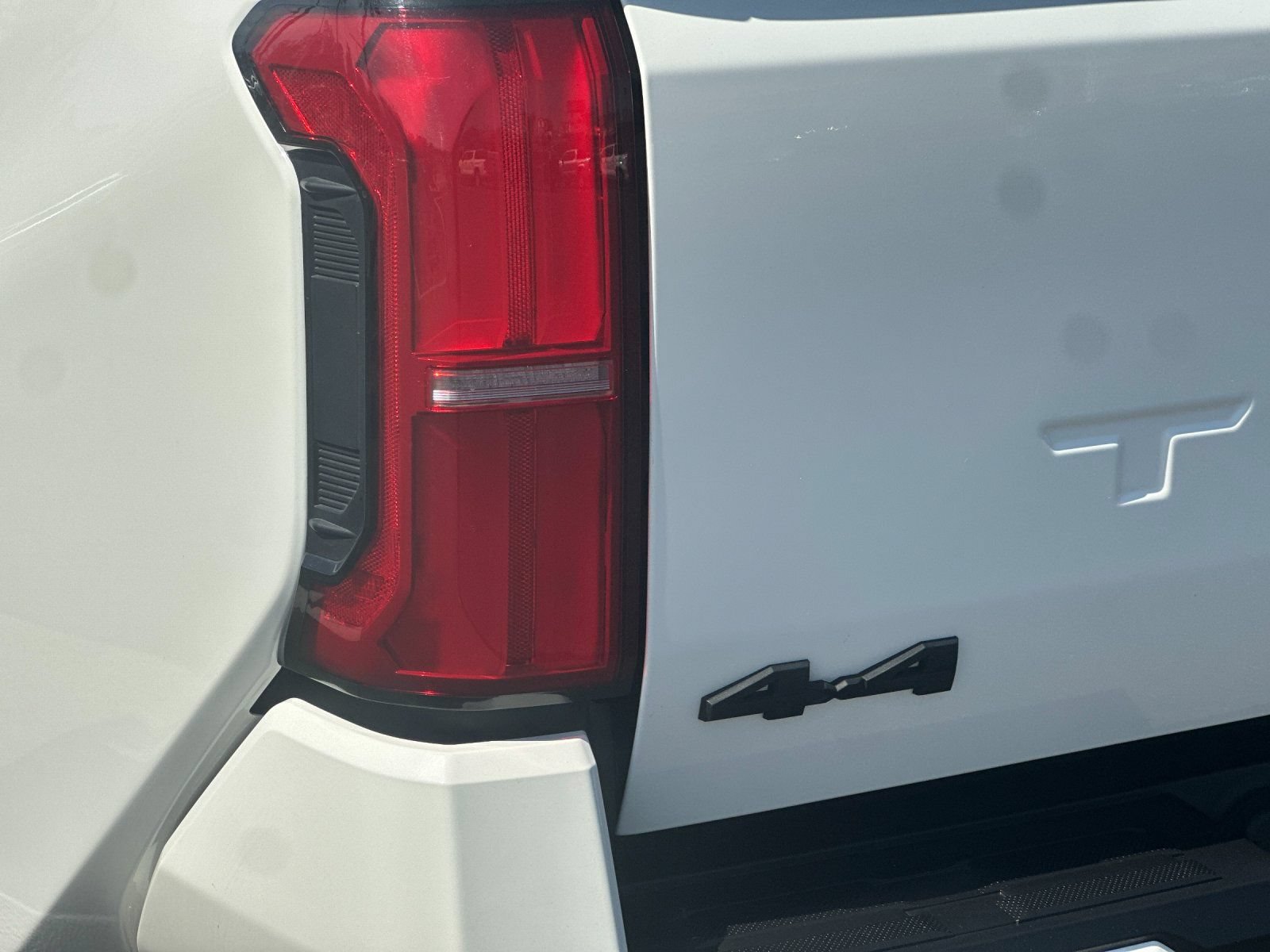 Used 2024 Toyota Tacoma SR5 AWD/4WD image 23