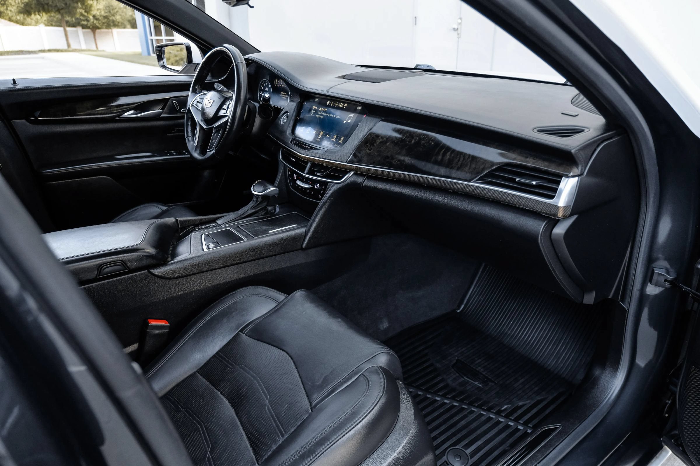 Used 2018 Cadillac CT6 Luxury AWD/4WD image 17
