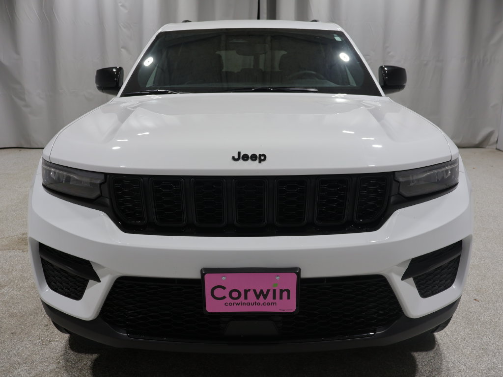 Certified 2024 Jeep Grand Cherokee Altitude AWD/4WD image 9