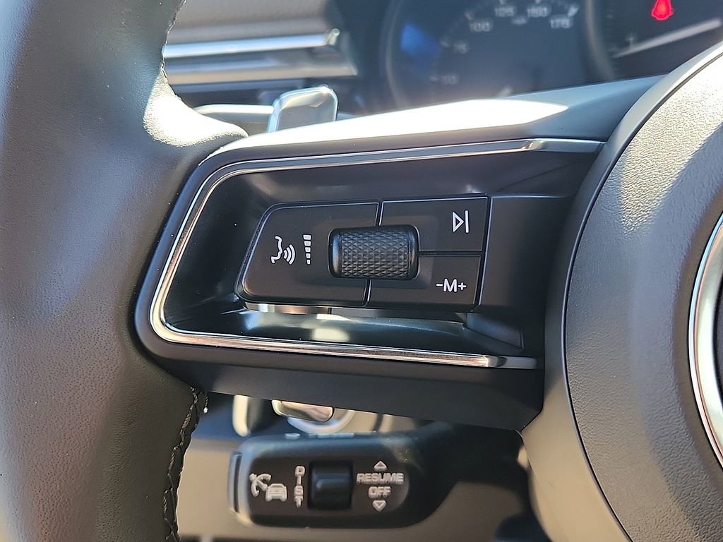 Certified 2025 Porsche Macan image 19