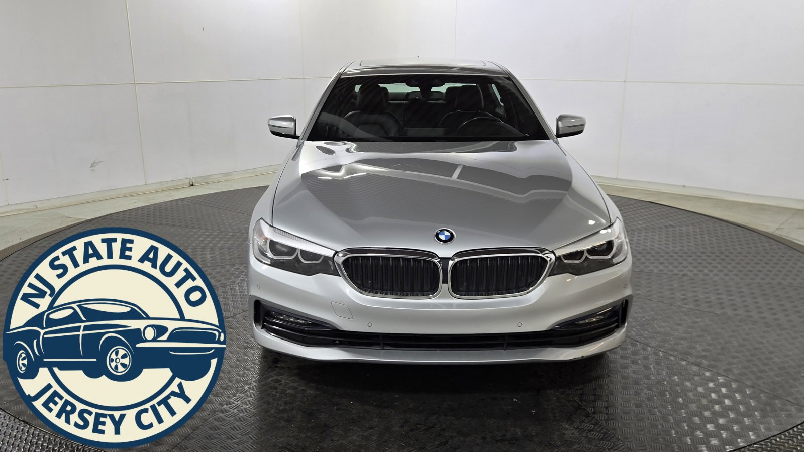 Used 2018 BMW 530i xDrive w/ Premium Package image 2