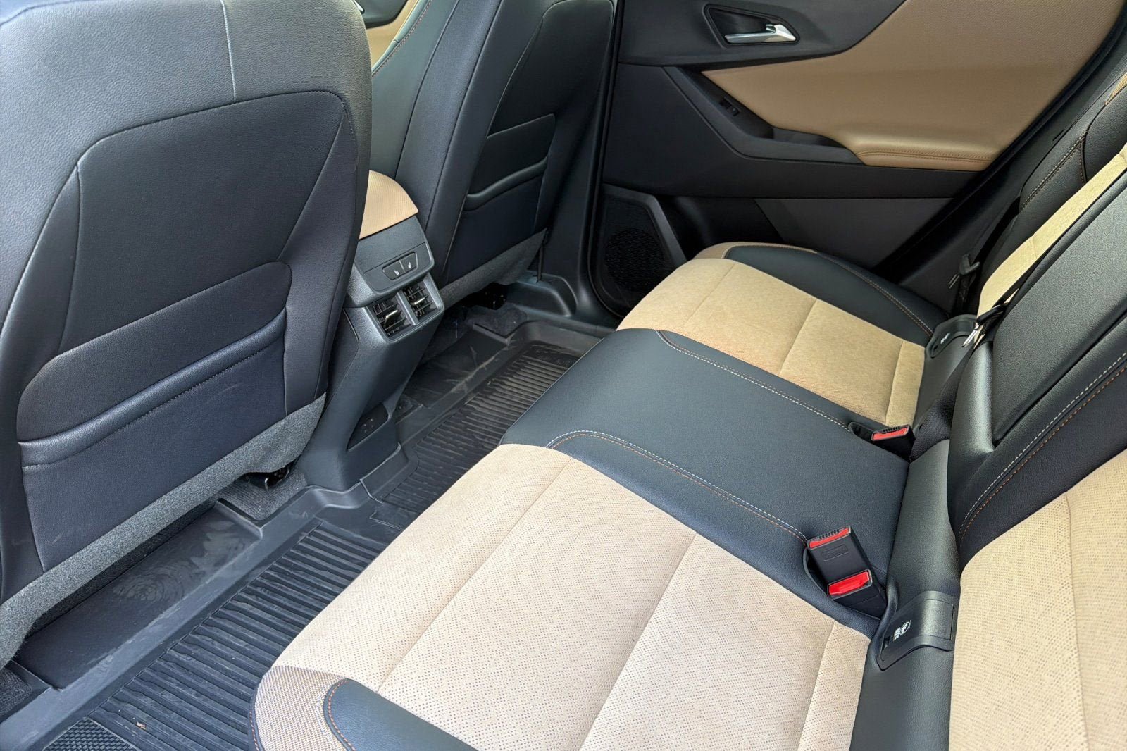New 2026 Chevrolet Equinox ACTIV w/ Convenience Package III AWD/4WD image 10