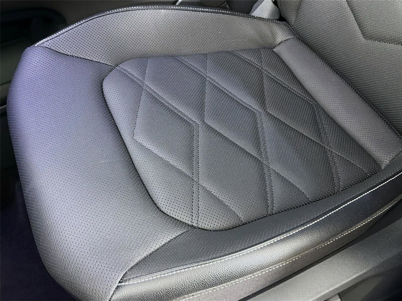 Used 2024 Volkswagen Atlas SE image 19