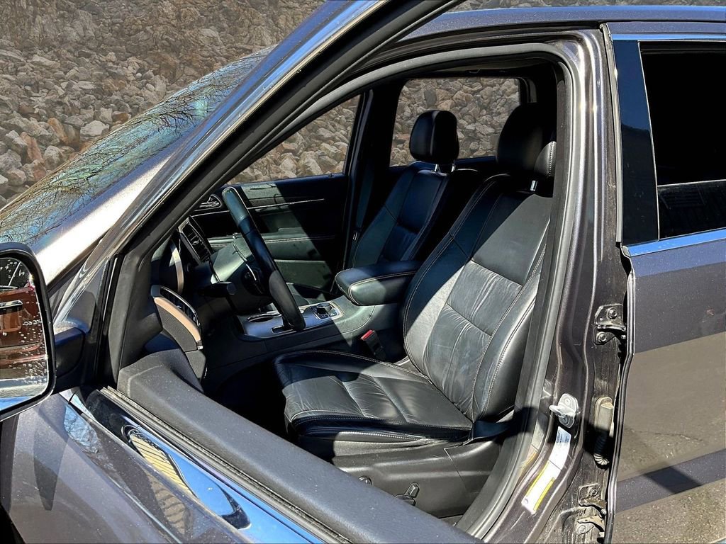 Used 2015 Jeep Grand Cherokee Limited image 22