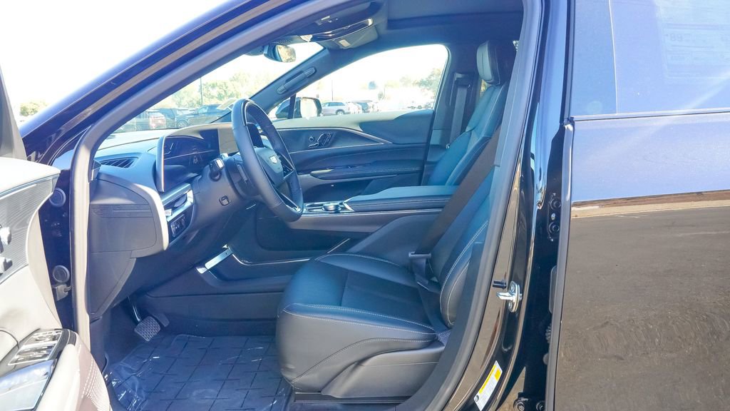 New 2026 Cadillac Lyriq Sport RWD image 11