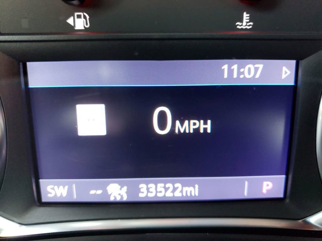 Used 2022 Chevrolet Equinox RS w/ RS Leather Package image 17